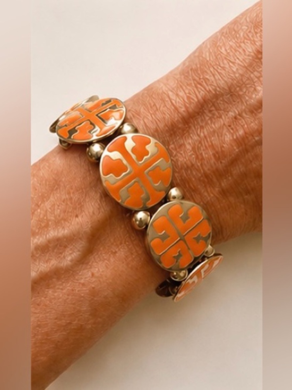 🧡✨Tory Burch Orange Enamel Logo Stretch Bracelet / Gold Finish✨🧡